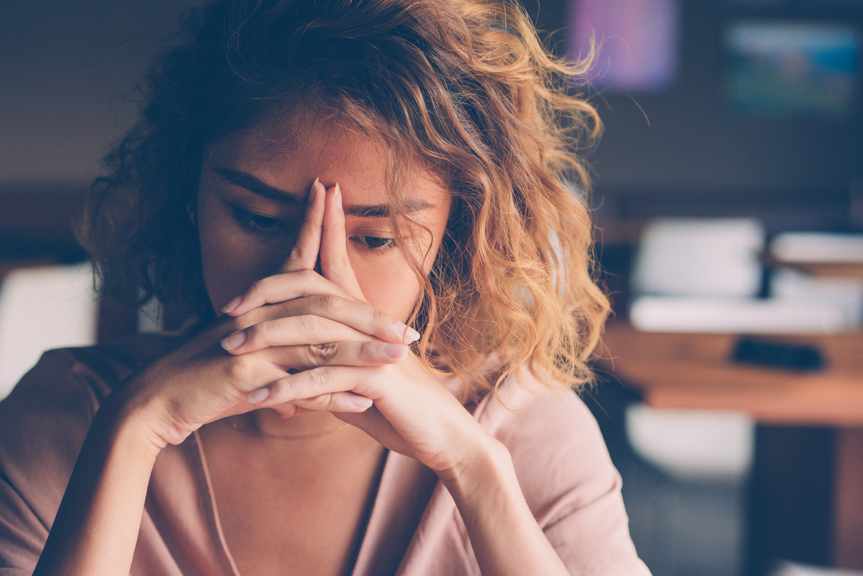 Warum besonders Frauen vermehrt zu Burnouts neigen und wie die Covid Pandemie diesen Trend verstärkt hat